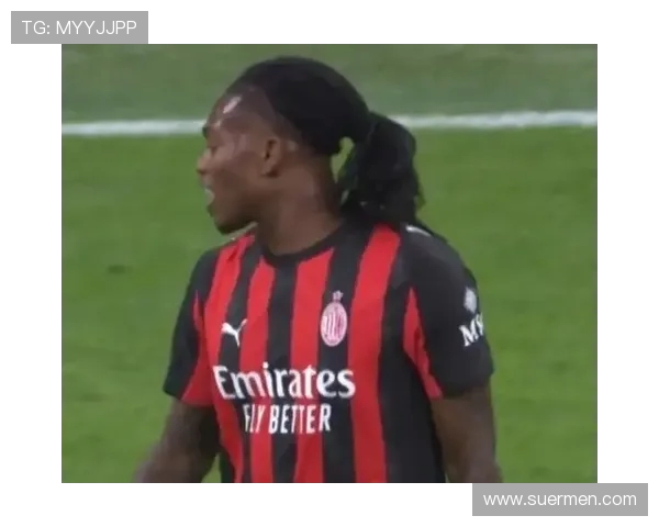 莱奥：我正在学习踢中锋，球队在场内场外都在帮助我